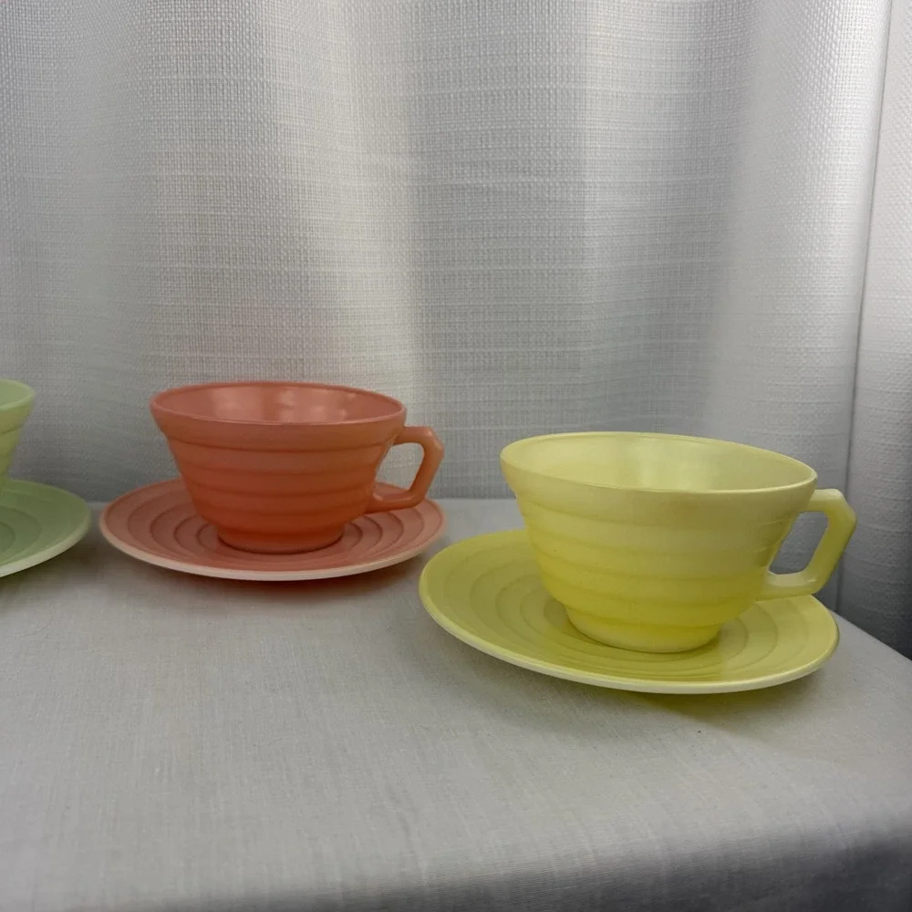 Hazel Atlas Platonite Moderntone Pastel 8 Piece Coffee Cup Mug & Saucer Set Lot